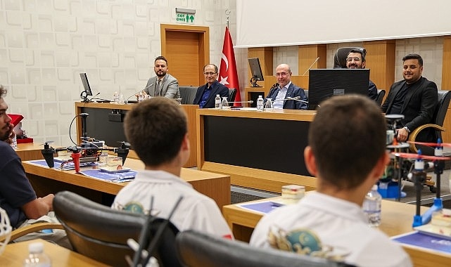 TEKNOFEST 2026 Başarısı: Selçuklu Gençleri Başkan Pekyatırmacı'yı Ziyaret Etti